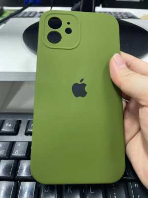 iPhone绿色配什么手机壳（绿色iphone配什么颜色手机壳）