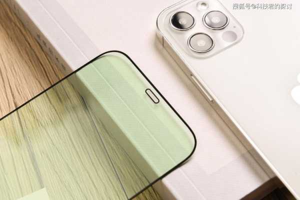 iphone12贴什么手机膜（苹果12贴什么手机膜好）