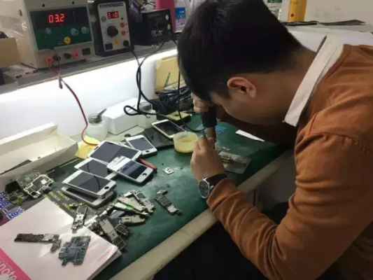 为什么iphone手机维修特别贵（苹果手机维修费为何这么贵）