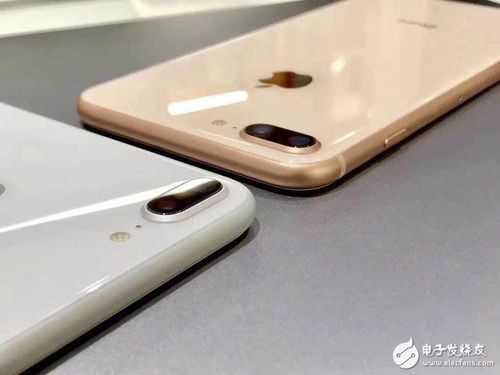 iphone8手机后置摄像头为什么总卡（iphone8后置摄像头卡住）