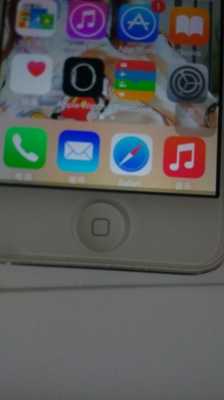 iphone手机屏幕下面有一行是什么颜色（苹果屏幕下面为什么有一杠）